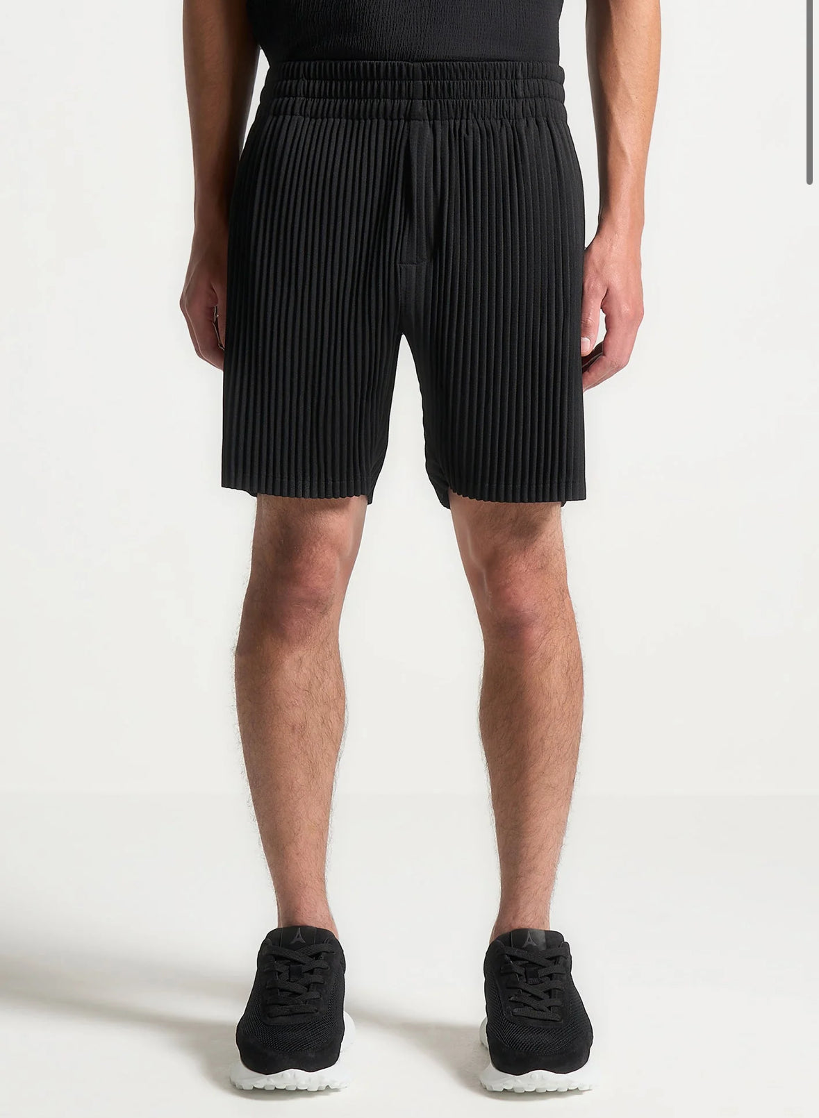 Pleated Shorts - Black